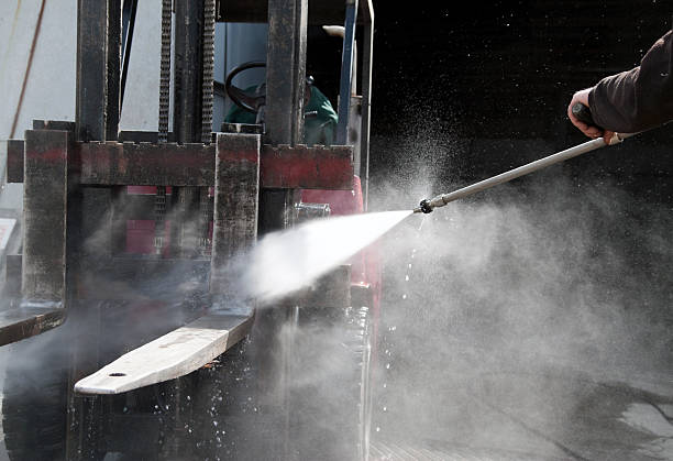 Best Machinery and Equipment Cleaning  in St Matthews, KY